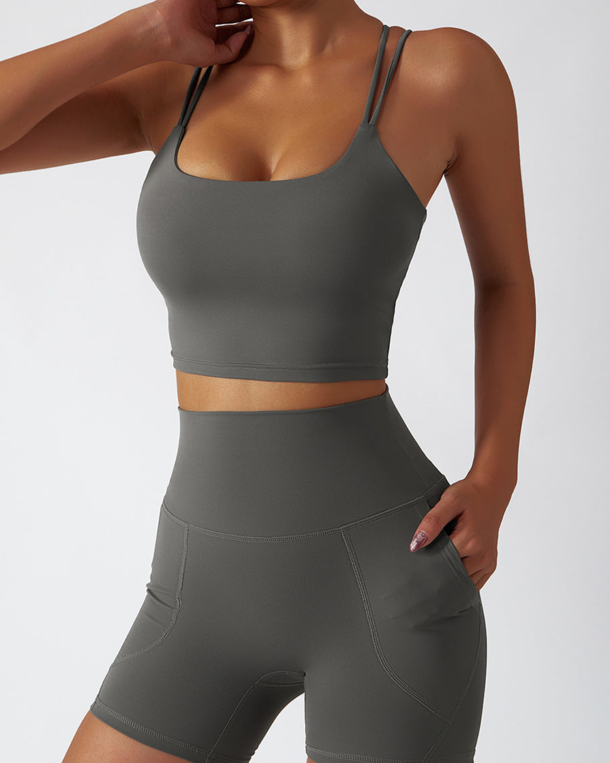 ESSENTIALS SHORTS W POCKETS