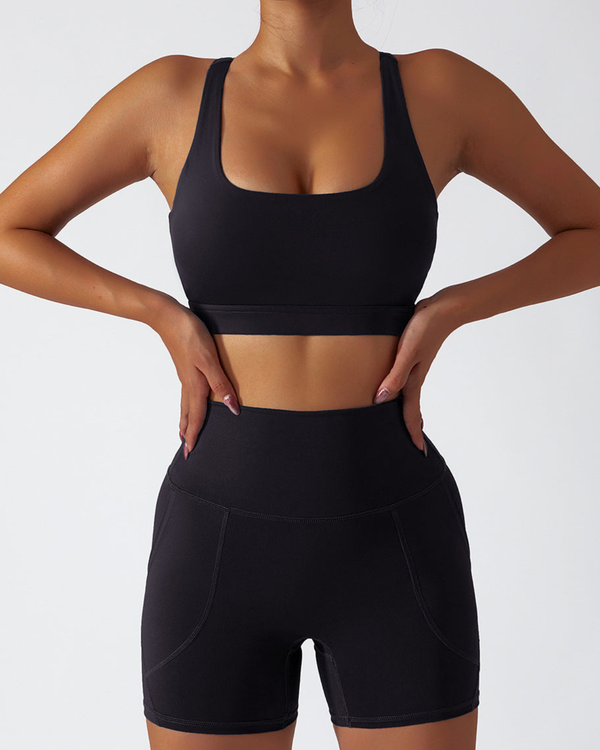 ESSENTIALS SHORTS W POCKETS