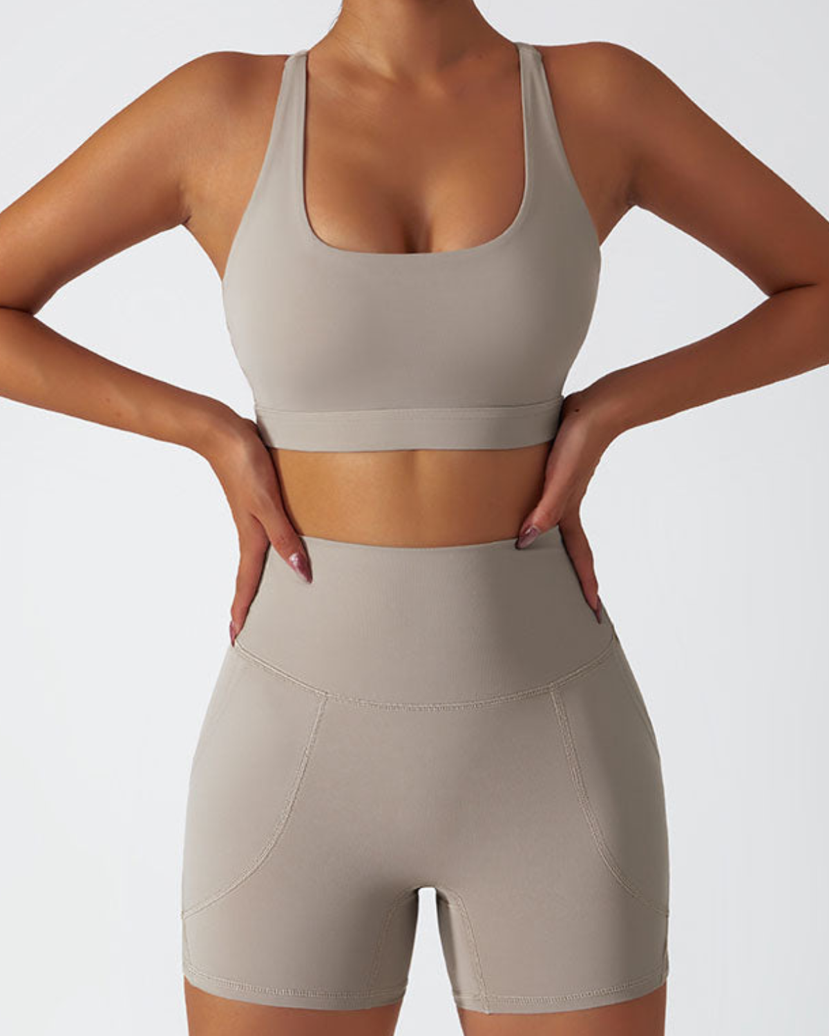 ESSENTIALS SHORTS W POCKETS