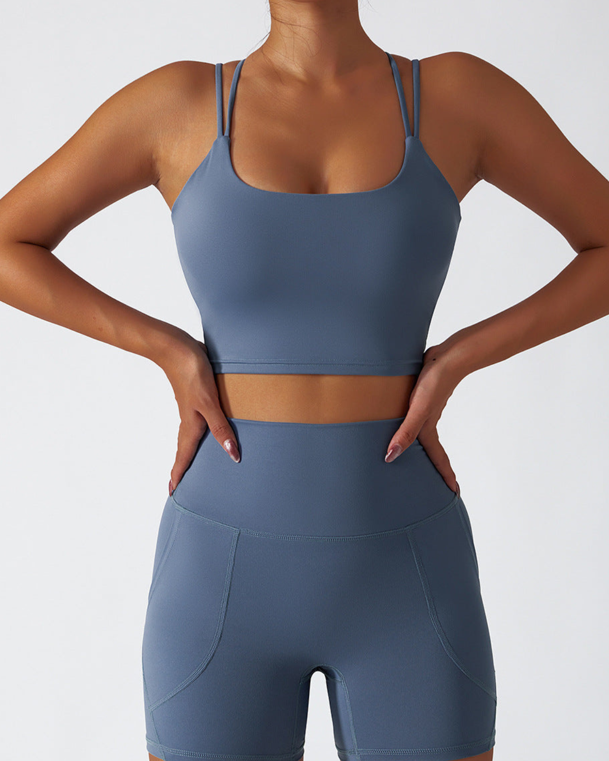 ESSENTIALS SHORTS W POCKETS