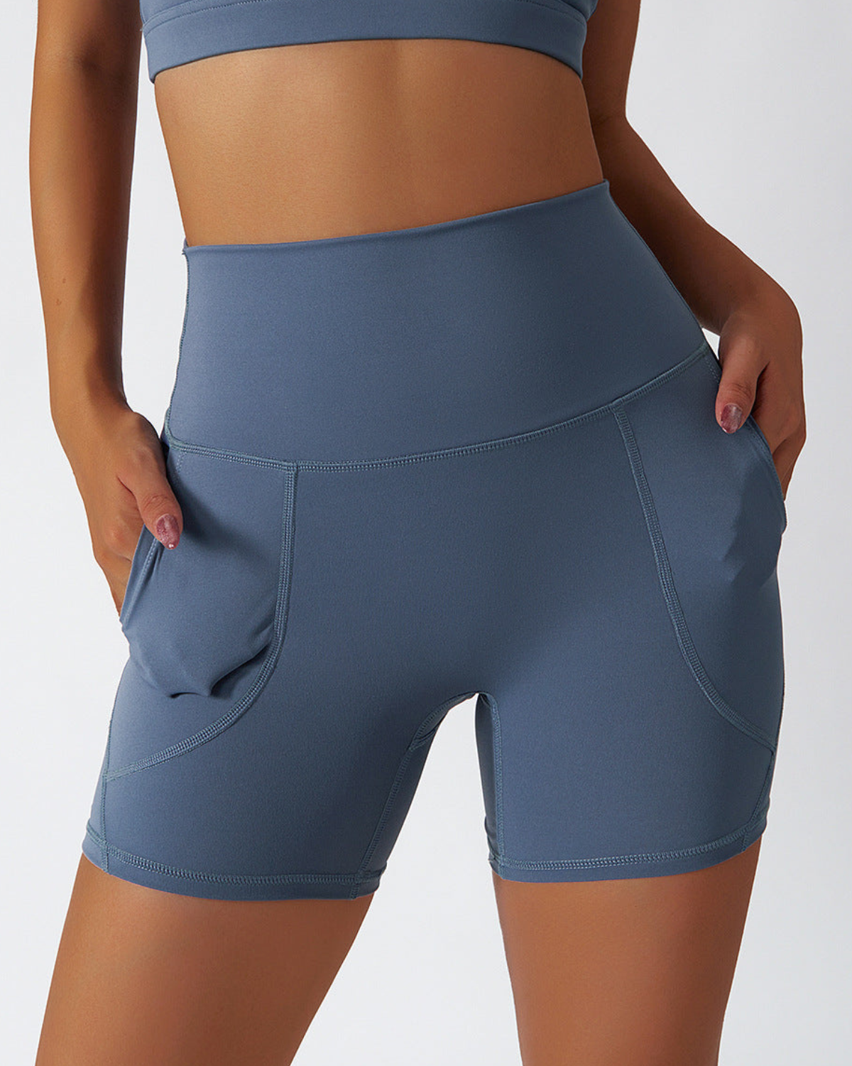 ESSENTIALS SHORTS W POCKETS