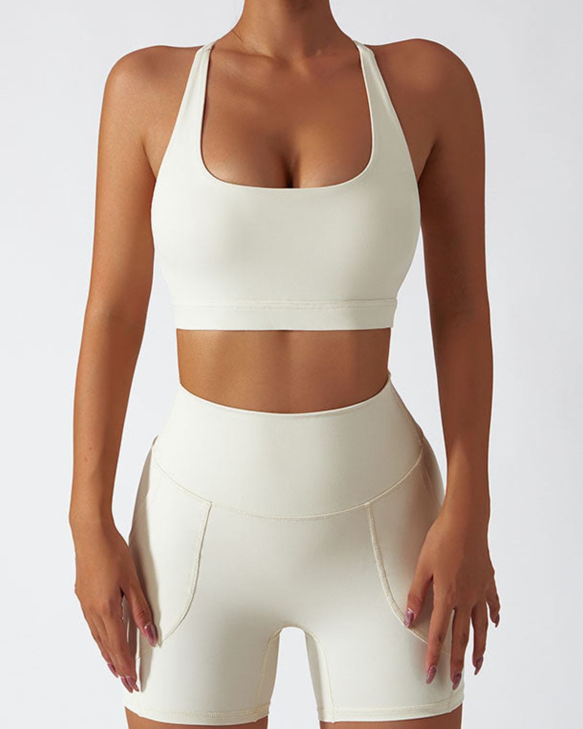 ESSENTIALS SHORTS W POCKETS