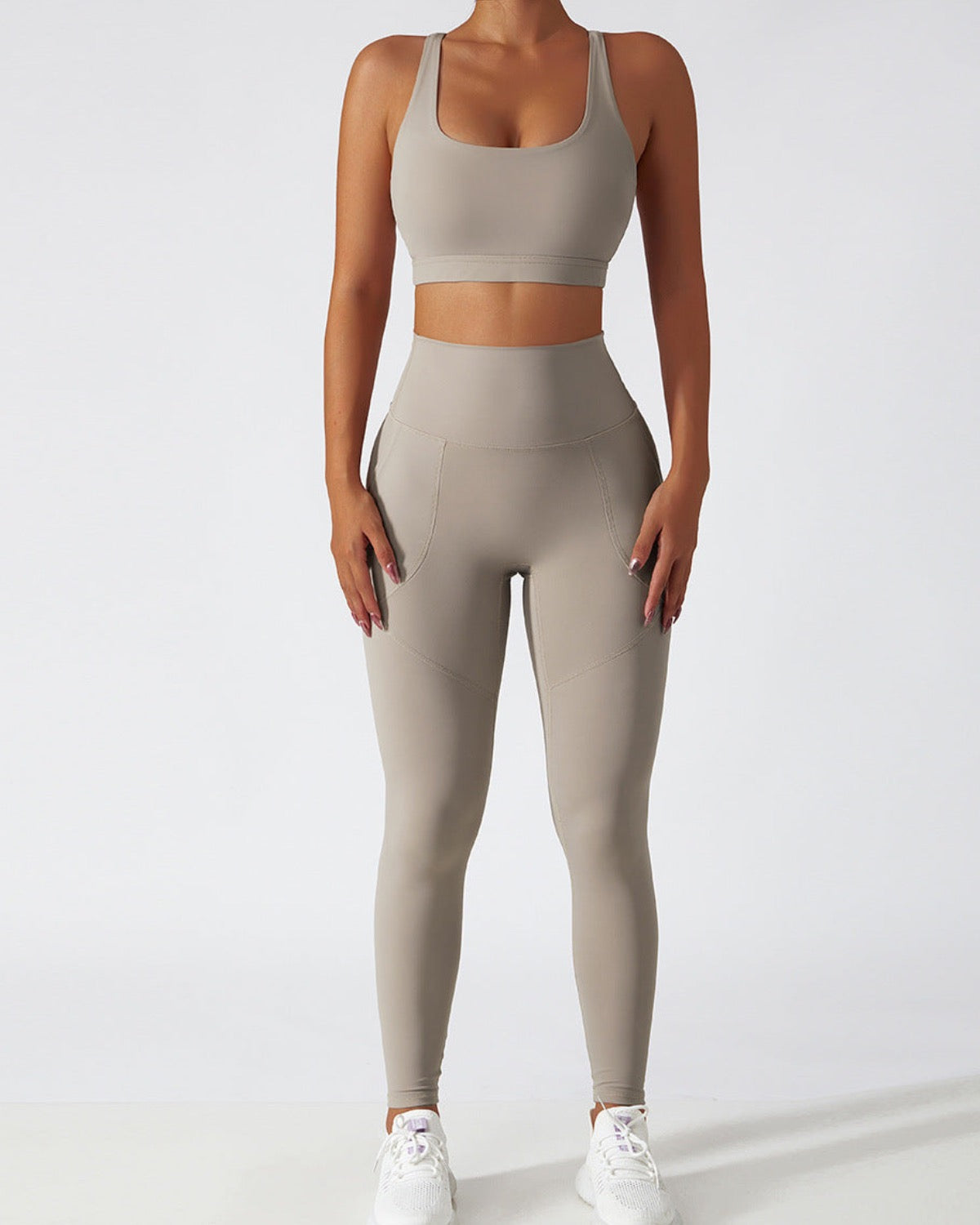 ESSENTIALS LEGGINGS W POCKETS