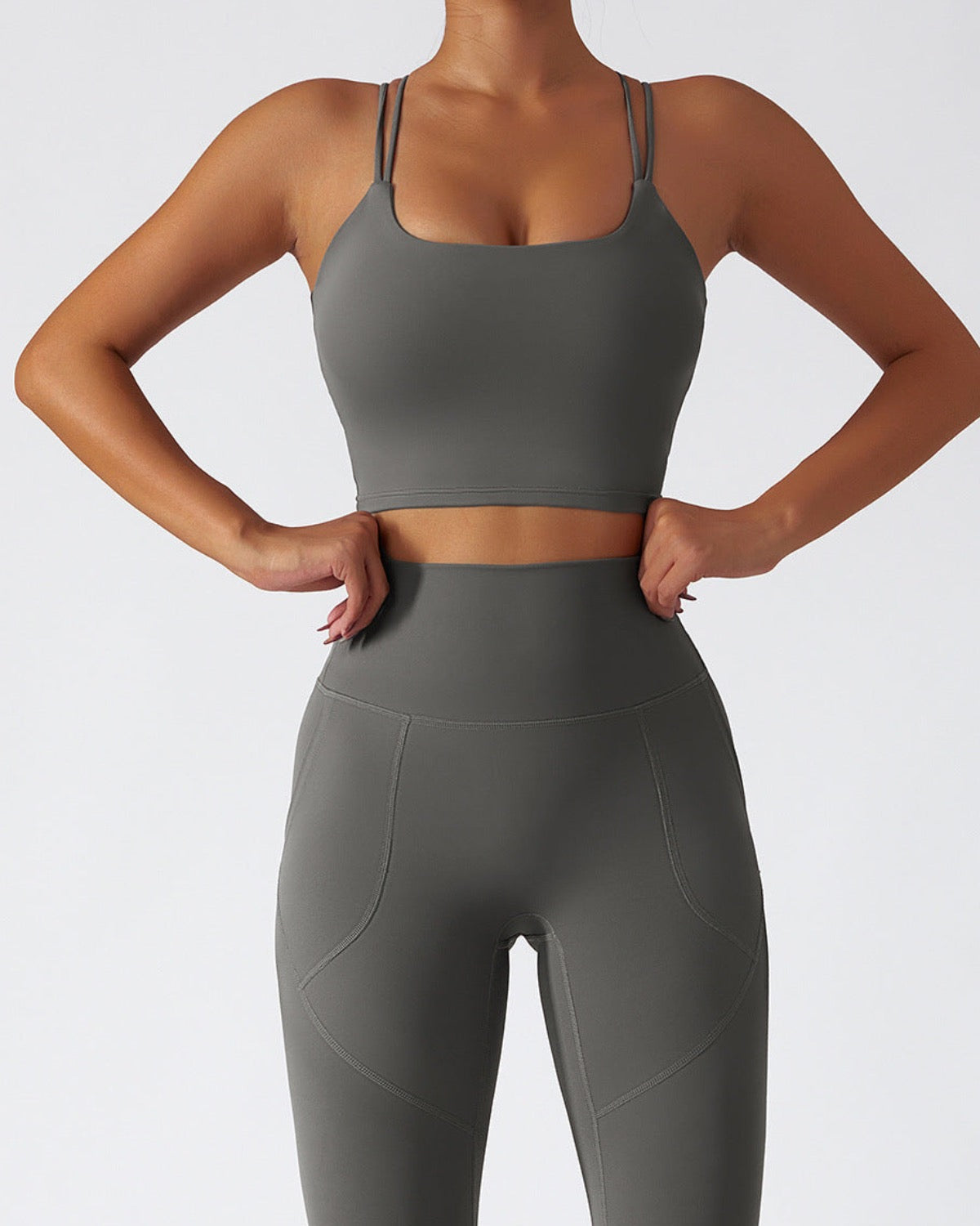 ESSENTIALS LEGGINGS W POCKETS