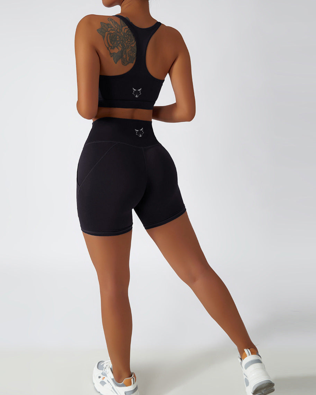 ESSENTIALS SHORTS W POCKETS