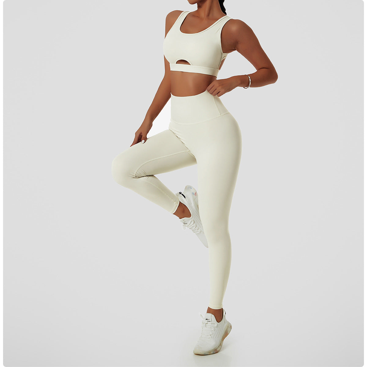ESSENTIALS LEGGINGS