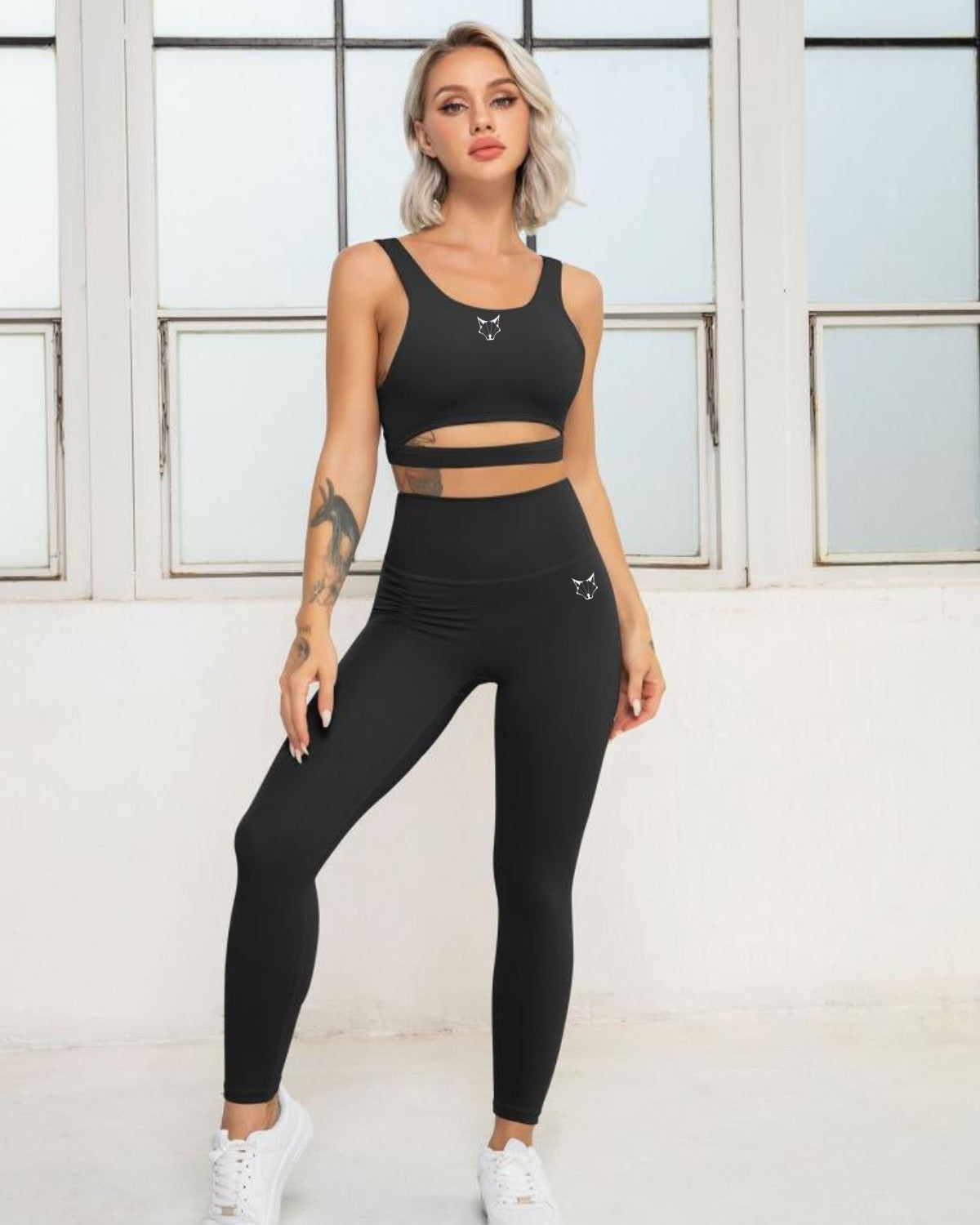 ESSENTIALS SLIT TOP